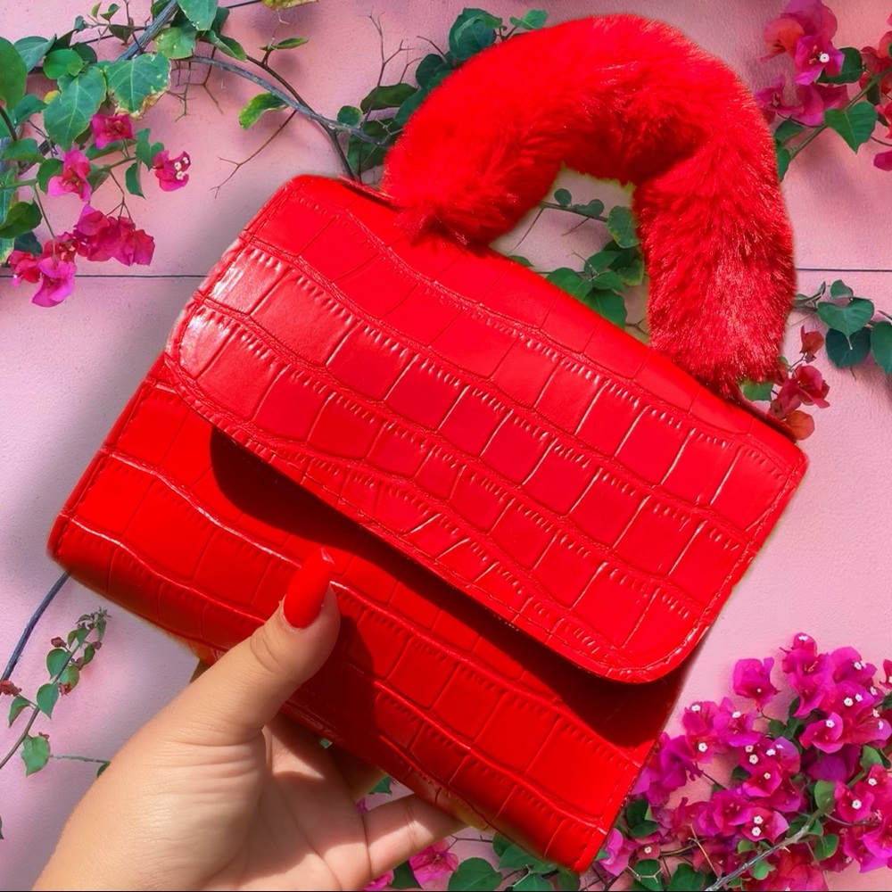 Red Purse - Picture 2 of 8